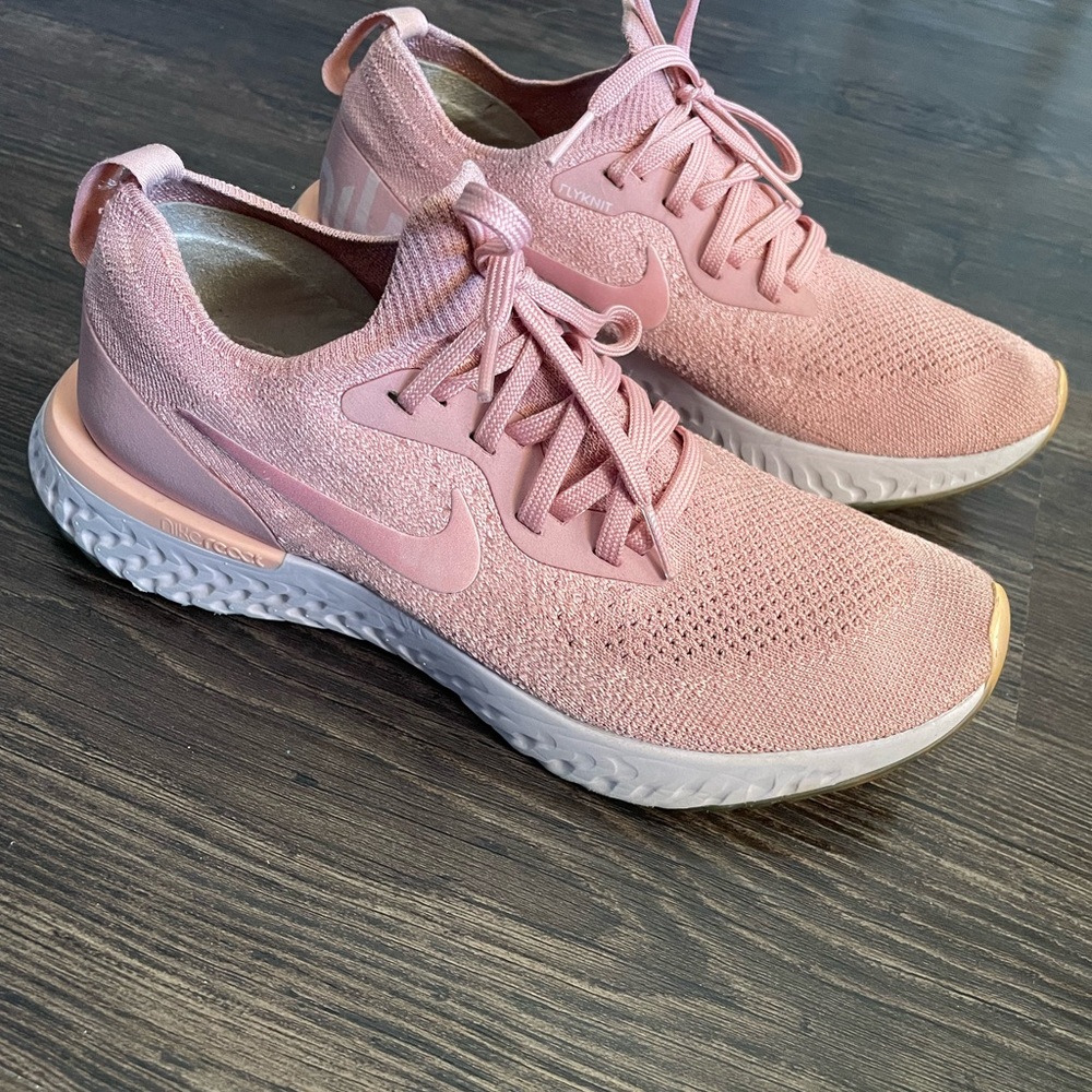 Nike Women's Soft Pink Athletic Shoes